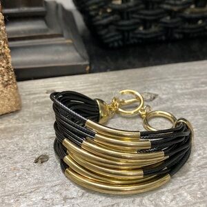 Lovely NWOT Multi Strand Black & Gold Tone Toggle Bracelet!